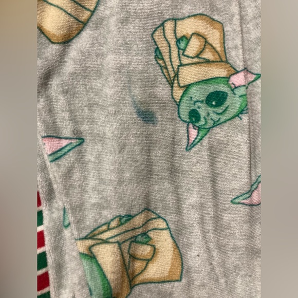 2 Pairs‎ of Pants Holiday Time and Star Wars size 7/8 Pajamas Leggings Red Green - Picture 4 of 6